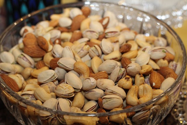 Salted Almonds And Cashews